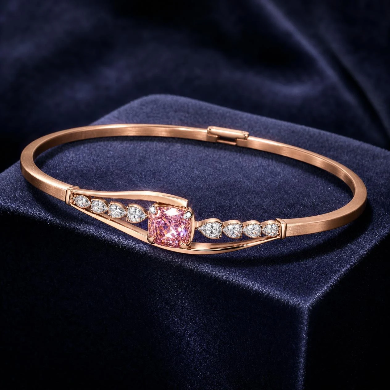 Ninfea Nascosta, 1.6 ct tw cushion lab grown diamond bracelet in rose gold (front view)