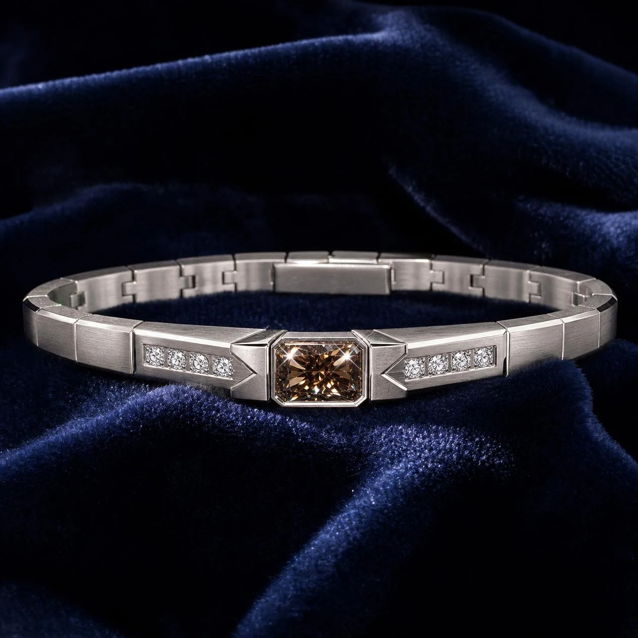 Lampo dell'Alba, 1.09 ct tw radiant lab grown diamond men’s bracelet in 14K white gold (front view)