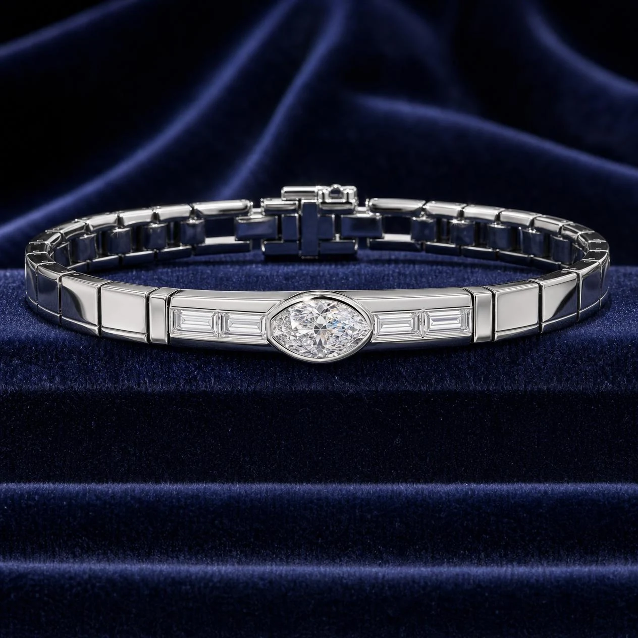 Uragano di Marmo, 0.93 ct tw pear lab grown diamond men’s bracelet in 14K white gold (front view)