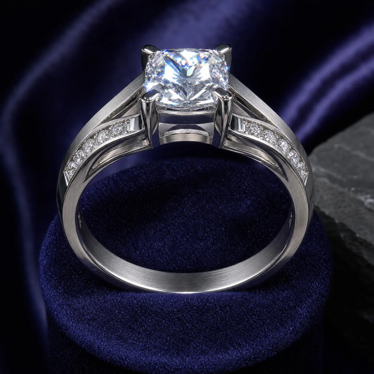 Principe Reale, 0.84 ct tw cushion lab grown diamond men’s ring in 14K white gold (front view)