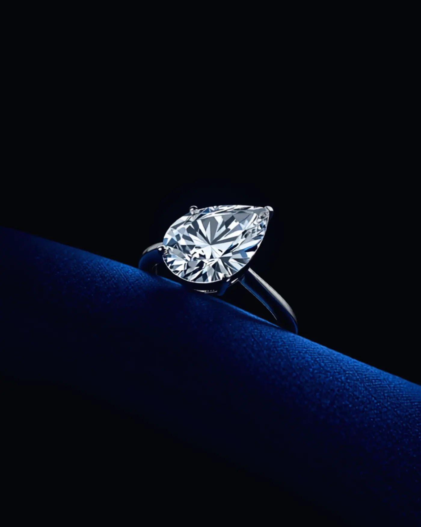 Lacrima Reale — 2N Master-Artisan recreation, shown in clear diamond and fancy colour