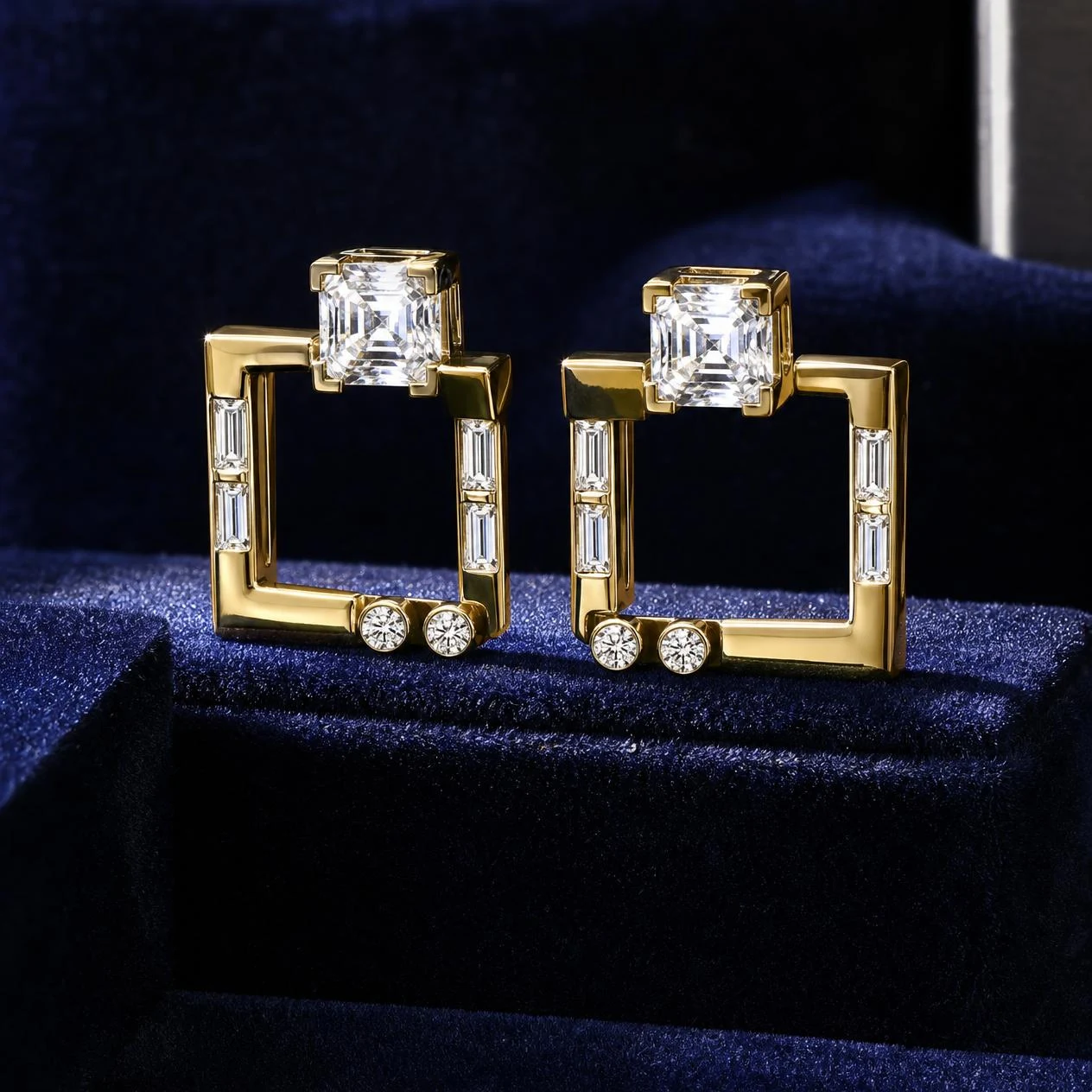 Corsaro di Firenze, 1.4 ct tw asscher lab grown diamond men’s earrings in 14K yellow gold (front view)