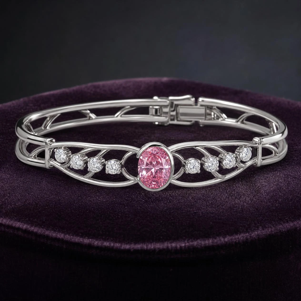 Camelia Sognante, 1.06 ct tw oval lab grown diamond bracelet in 14K white gold (front view)