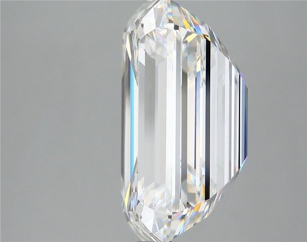 3.08 CT Emerald Diamond 360